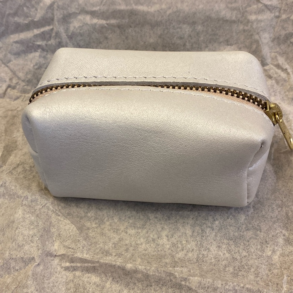 PEARL Medium Dopp Leather Pouch
